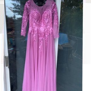 Mauve A-Line Scoop Neck Floor-Length Tulle Gown